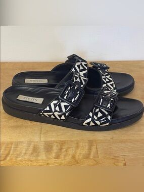 Steven New York Micah navy platform two strap sandals women’s size 10